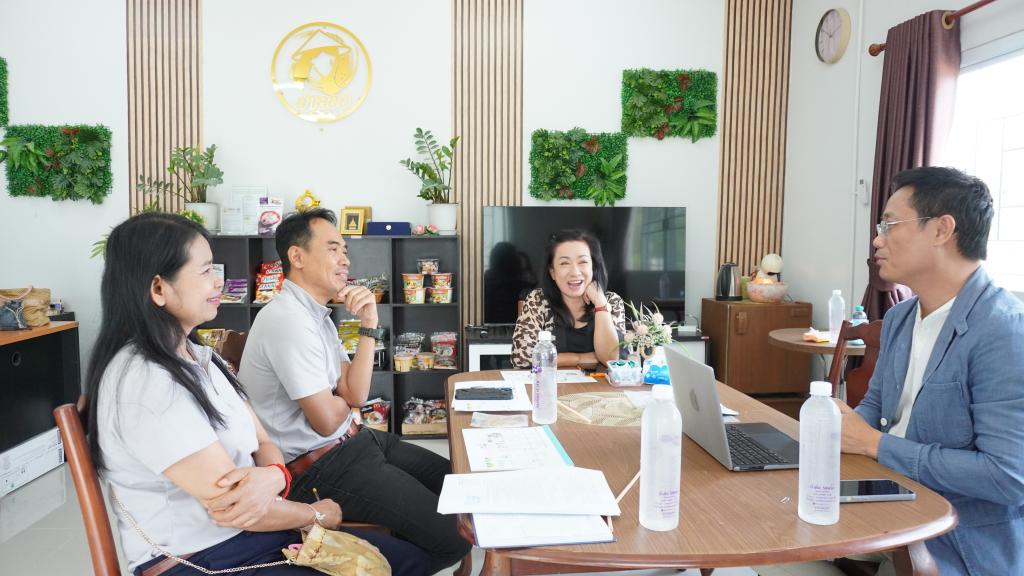 “ผอ.เจษฎา” ลงพื้นที่กำกับติดตามผลการพัฒนาธุรกิจท้องถิ่น เสริมศักยภาพด้วยนวัตกรรมและเทคโนโลยีดิจิทัล
