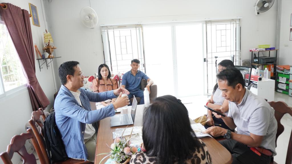 “ผอ.เจษฎา” ลงพื้นที่กำกับติดตามผลการพัฒนาธุรกิจท้องถิ่น เสริมศักยภาพด้วยนวัตกรรมและเทคโนโลยีดิจิทัล