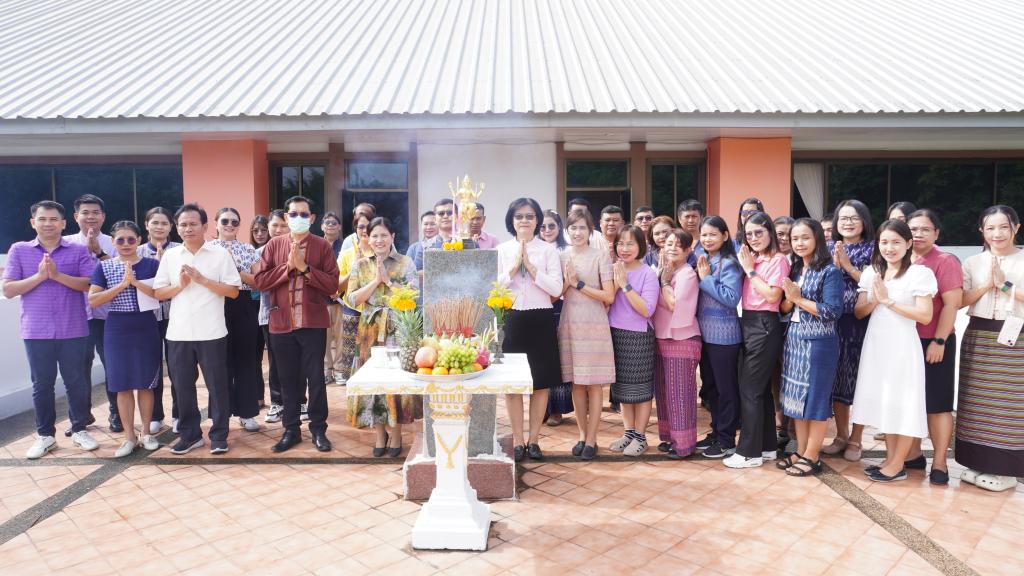 ”ผอ.อริยาพร ” นำทีมดีพร้อมเซนเตอร์ 7 ไหว้ขอพรสิ่งศักดิ์สิทธิ์ พร้อมประชุมติดตามงานปีงบประมาณ 2568