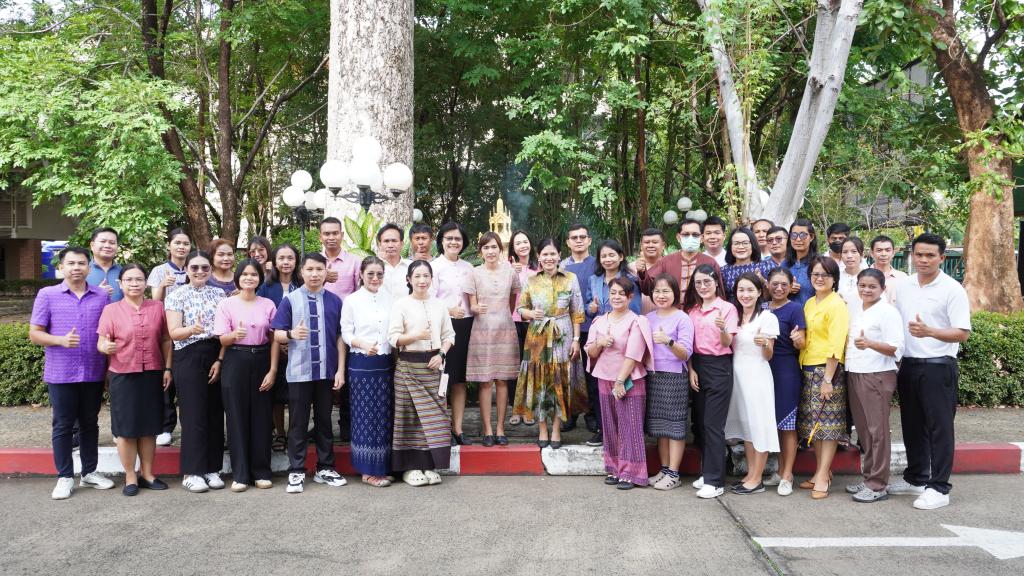 ”ผอ.อริยาพร ” นำทีมดีพร้อมเซนเตอร์ 7 ไหว้ขอพรสิ่งศักดิ์สิทธิ์ พร้อมประชุมติดตามงานปีงบประมาณ 2568