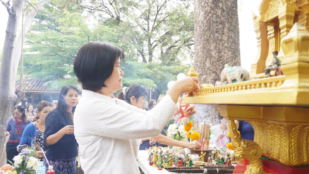 ดีพร้อมเซนเตอร์ 7 สุขสันต์ วันสงกรานต์ ร่วมสืบสานประเพณีอันดีงามในช่วงเทศกาลสงกรานต์