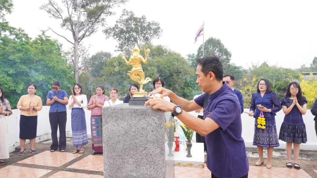 ดีพร้อมเซนเตอร์ 7 สุขสันต์ วันสงกรานต์ ร่วมสืบสานประเพณีอันดีงามในช่วงเทศกาลสงกรานต์