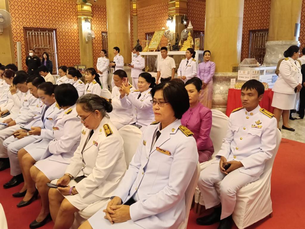 DIPROM Center 7 ร่วมพิธีทำบุญตักบาตรและลงนามถวายพระพรชัยมงคล เนื่องในโอกาสวันเฉลิมพระชนมพรรษา สมเด็จพระนางเจ้าสุทิดา พัชรสุธาพิมลลักษณ พระบรมราชินี