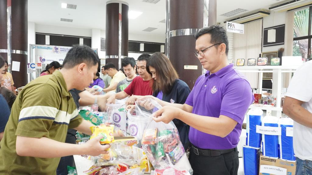 DIPROM CENTER 7 ร่วมบรรจุถุงยังชีพสิ่งของจำเป็น ส่งต่อความช่วยเหลือแก่ผู้ประสบภัยชายแดนไทย-กัมพูชา