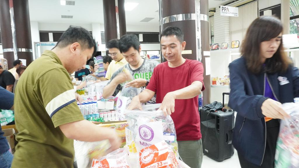 DIPROM CENTER 7 ร่วมบรรจุถุงยังชีพสิ่งของจำเป็น ส่งต่อความช่วยเหลือแก่ผู้ประสบภัยชายแดนไทย-กัมพูชา