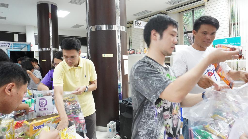 DIPROM CENTER 7 ร่วมบรรจุถุงยังชีพสิ่งของจำเป็น ส่งต่อความช่วยเหลือแก่ผู้ประสบภัยชายแดนไทย-กัมพูชา