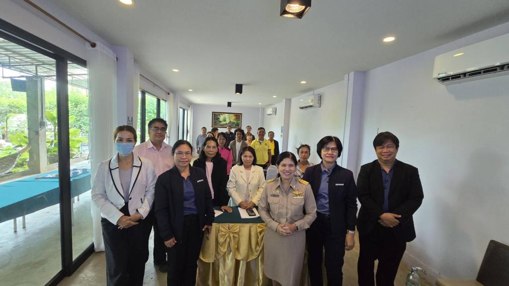 ผอ.อริยาพร เป็นประธานเปิดกิจกรรมสัมมนาสรุปผลโครงการ และการอบรมเชิงปฏิบัติการการประเมินคาร์บอนฟุตพริ้นต์