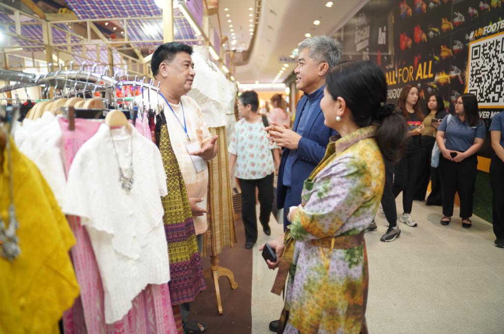 DIPROM Center 7 จัดงาน “ออนซอนอีสาน” รวมสุดยอดภูมิปัญญา วิสาหกิจชุมชน และสินค้าชุมชนกว่า 50 ร้านค้า