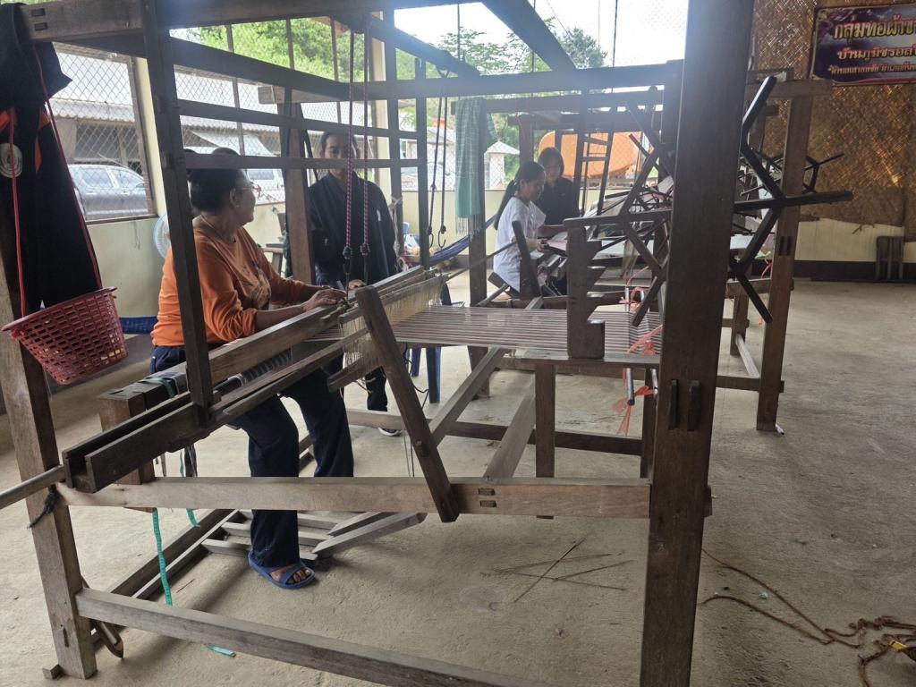 DIPROM Center 7 ลงพื้นที่ส่งมอบผลิตภัณฑ์ต้นแบบและตรวจเยี่ยมผู้ประกอบการ จังหวัดศรีสะเกษและจังหวัดอุบลราชธานี