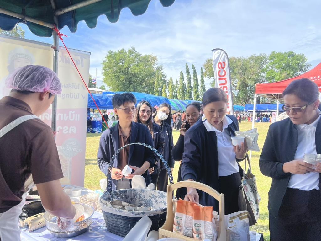 DIPROM CENTER 7 ลงพื้นที่อุบลราชธานี  ร่วมหน่วยแพทย์เคลื่อนที่ พอ.สว. ให้บริการประชาชน—ผลักดันนโยบาย MIND สู่อุตสาหกรรมคู่ชุมชน