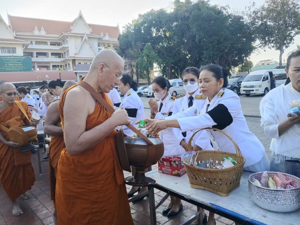 DIPROM CENTER 7 ร่วมพิธีทำบุญตักบาตรและลงนามถวายพระพร เนื่องในวันคล้ายวันประสูติ สมเด็จพระเจ้าลูกเธอ เจ้าฟ้าสิริวัณณวรี นารีรัตนราชกัญญา