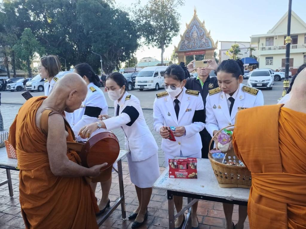 DIPROM CENTER 7 ร่วมพิธีทำบุญตักบาตรและลงนามถวายพระพร เนื่องในวันคล้ายวันประสูติ สมเด็จพระเจ้าลูกเธอ เจ้าฟ้าสิริวัณณวรี นารีรัตนราชกัญญา