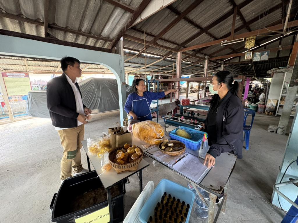 DIPROM Center 7 ลงพื้นที่ติดตามการดำเนินงานกิจกรรมต่อยอดธุรกิจ พัฒนาผลิตภัณฑ์ชุมชนยุคใหม่ จังหวัดอุบลราชธานี