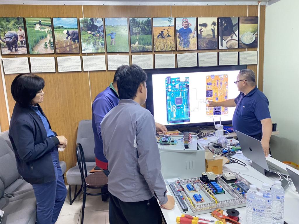 DIPROM Center 7 ลงพื้นที่ติดตามการยกระดับสถานประกอบการด้วยเทคโนโลยีดิจิทัลและระบบอัตโนมัติ จ.ศรีสะเกษ