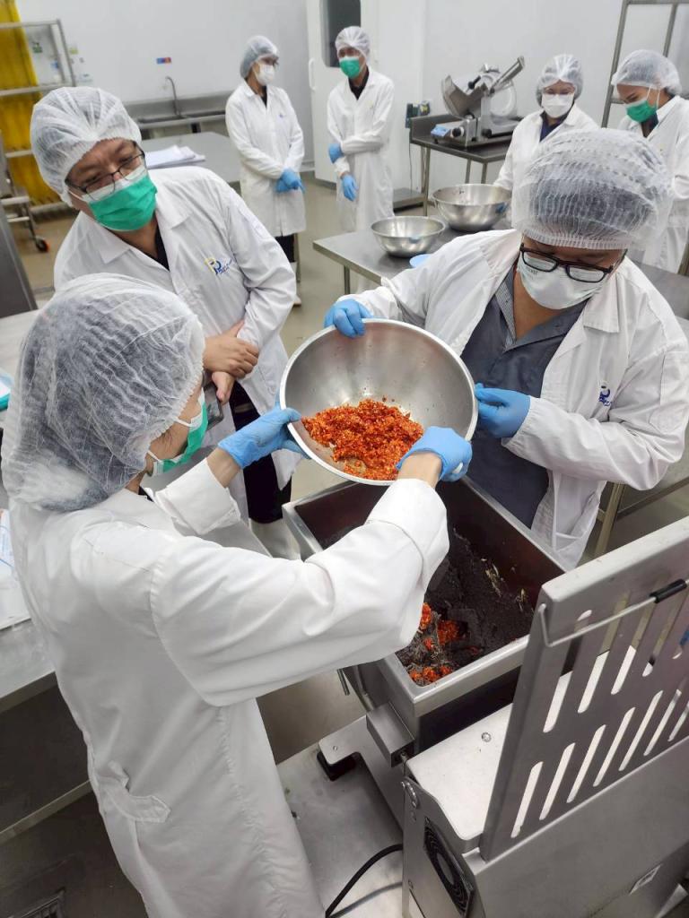 DIPROM Center 7 ลงพื้นที่ติดตามการดำเนินกิจกรรมการพัฒนาผลิตภัณฑ์อาหารแห่งอนาคต และกิจกรรมการให้คำปรึกษาแนะนำเชิงลึก เพื่อเพิ่มประสิทธิภาพในการดำเนินธุรกิจ