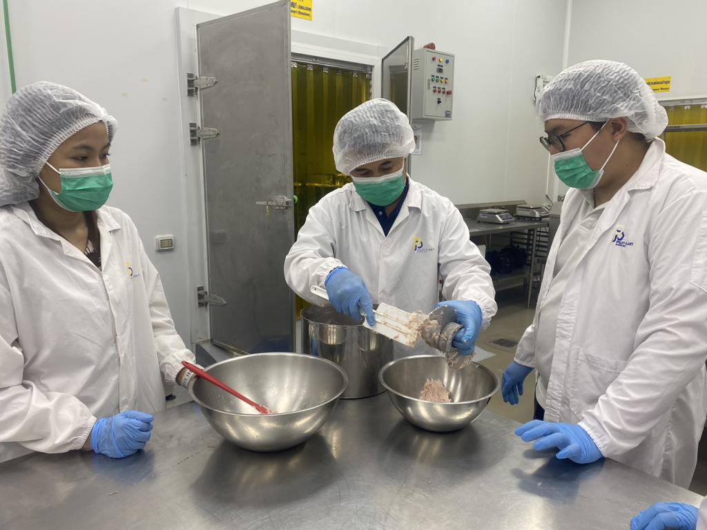 DIPROM Center 7 ลงพื้นที่ติดตามการดำเนินกิจกรรมการพัฒนาผลิตภัณฑ์อาหารแห่งอนาคต และกิจกรรมการให้คำปรึกษาแนะนำเชิงลึก เพื่อเพิ่มประสิทธิภาพในการดำเนินธุรกิจ