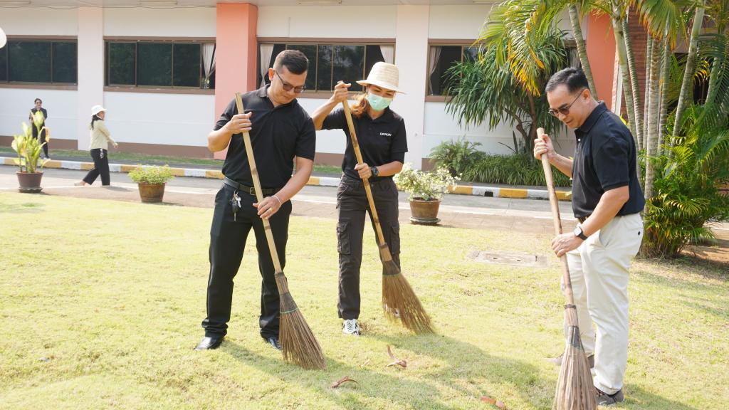 ผอ.วีระ นันทเศรษฐ์ นำทีมเจ้าหน้าที่ร่วมกิจกรรม 5 ส. เสริมสร้างองค์กรน่าอยู่ เพิ่มประสิทธิภาพการทำงาน