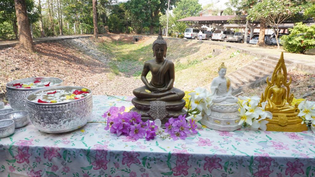 ดีพร้อมเซนเตอร์ 7 สืบสานประเพณีไทย เสริมสิริมงคลต้อนรับปีใหม่ไทย ณ จังหวัดอุบลราชธานี