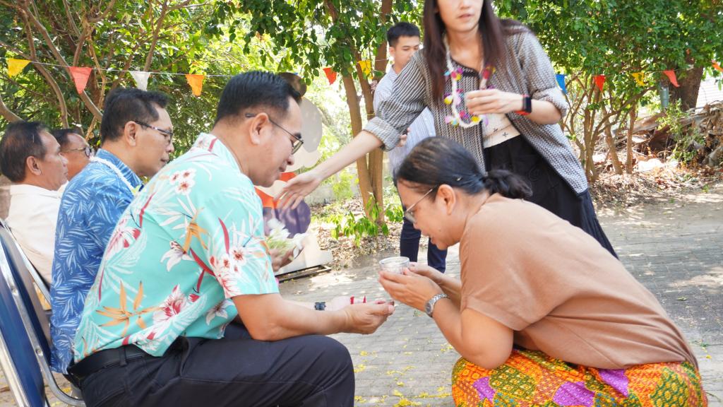 ดีพร้อมเซนเตอร์ 7 สืบสานประเพณีไทย เสริมสิริมงคลต้อนรับปีใหม่ไทย ณ จังหวัดอุบลราชธานี