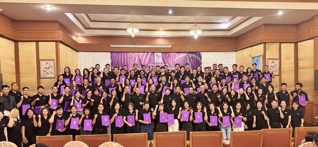 “ดีพร้อม คพอ. ภาคอีสาน ปิดหลักสูตรสุดยิ่งใหญ่ มอบวุฒิบัตร 107 ผู้ประกอบการ สู่ผู้นำธุรกิจมืออาชีพ”