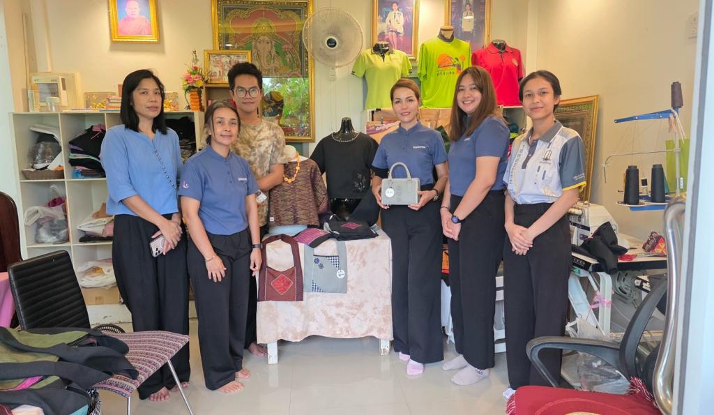 DIPROM Center 7 ลงพื้นที่อำนาจเจริญ–ศรีสะเกษ ติดตามและวินิจฉัยสถานประกอบการ ยกระดับผ้าถิ่นไทยสู่ดีไซน์ร่วมสมัย สร้างมูลค่าเพิ่มเศรษฐกิจชุมชน