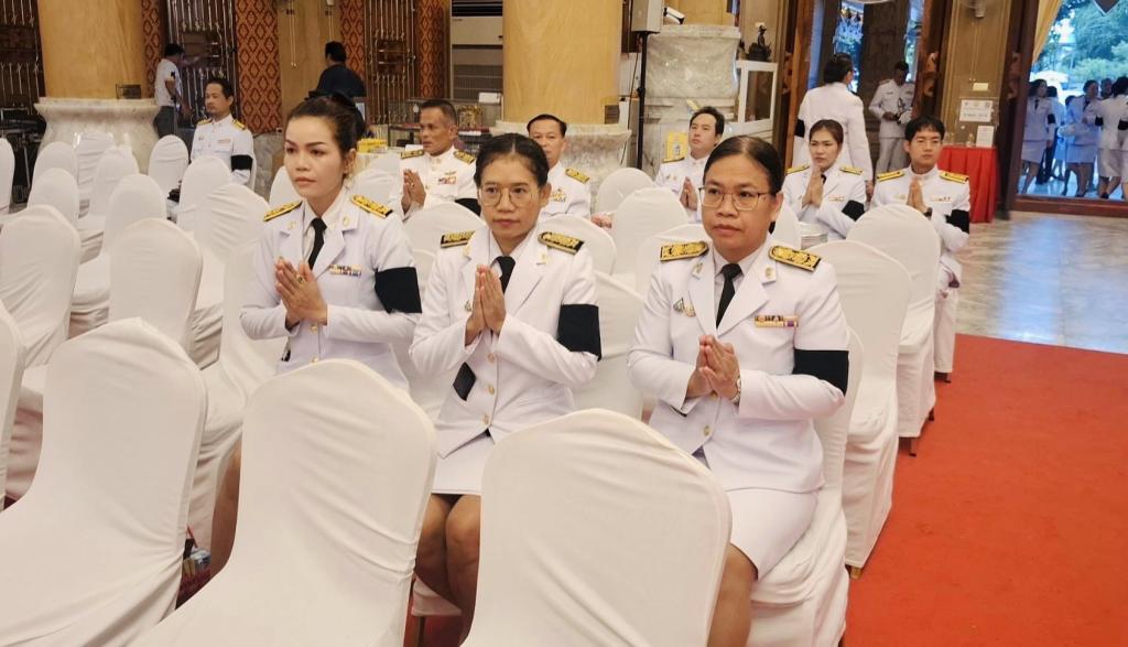 DIPROM Center 7 ร่วมพิธีเจริญพระพุทธมนต์และทำบุญตักบาตร เนื่องในโอกาสวันคล้ายวันประสูติ สมเด็จพระเจ้าน้องนางเธอ เจ้าฟ้าจุฬาภรณวลัยลักษณ์ อัครราชกุมารี กรมพระศรีสวางควัฒน วรขัตติยราชนารี