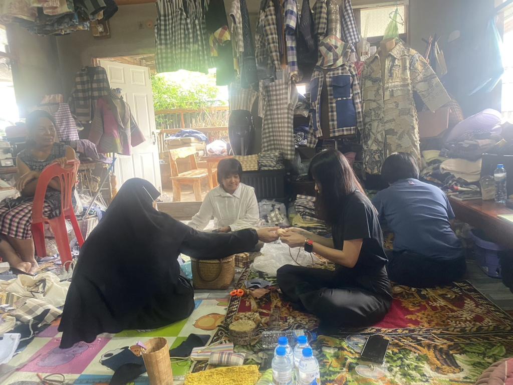 DIPROM Center 7 ลงพื้นที่ติดตามผลการดำเนินงานโครงการพัฒนาอุตสาหกรรมเศรษฐกิจเชื่อมโยงระเบียงเศรษฐกิจพิเศษ เสริมศักยภาพผู้ประกอบการท้องถิ่น