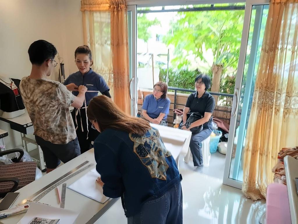 DIPROM Center 7 ลงพื้นที่ติดตามผลการดำเนินงานโครงการพัฒนาอุตสาหกรรมเศรษฐกิจเชื่อมโยงระเบียงเศรษฐกิจพิเศษ เสริมศักยภาพผู้ประกอบการท้องถิ่น