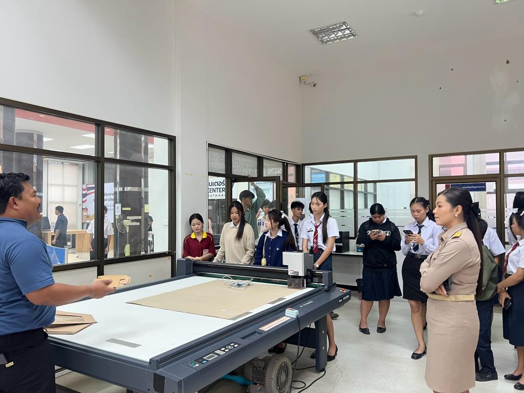 DIPROM Center 7 เปิดบ้านต้อนรับคณะครูและนักศึกษาวิทยาลัยเทคนิคนครอุบลราชธานี ศึกษาดูงาน เรียนรู้ภารกิจและการขับเคลื่อนงานส่งเสริมอุตสาหกรรม