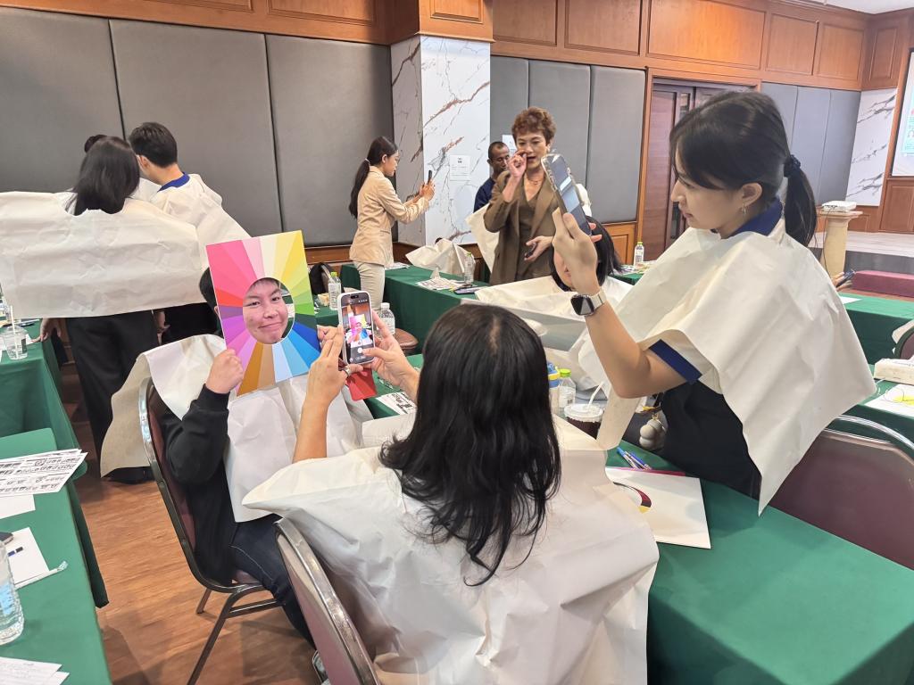 DIPROM Center 7 จัดอบรม “Speak & Shine” เสริมบุคลิกภาพ พัฒนาทักษะการสื่อสาร ยกระดับผู้ประกอบการสู่มืออาชีพ