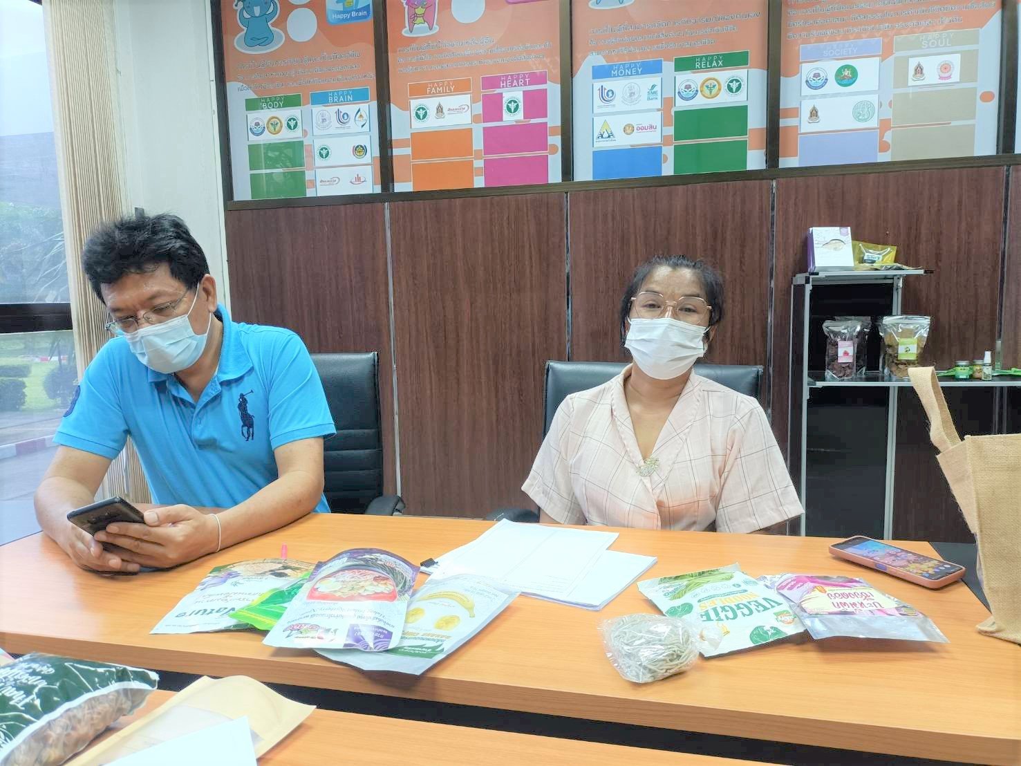 DIPROM Center 7 ให้คำแนะนำกับผู้เข้ารับบริการศูนย์ดีพร้อมเซนเตอร์