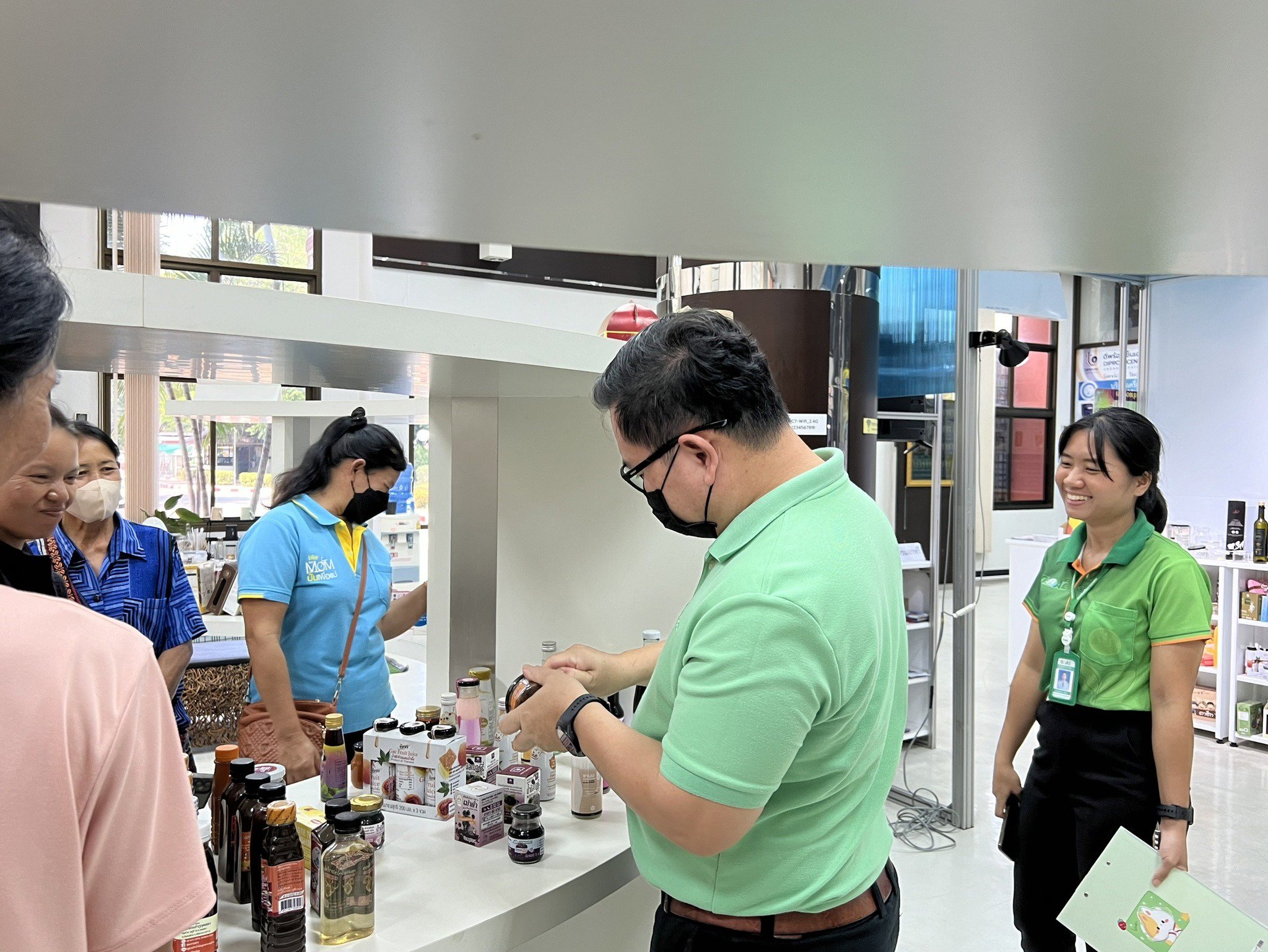 ศูนย์ปฏิรูปอุตสาหกรรม (ITC) DIPROM CENTER 7 ต้อนรับและแนะนำงานบริการภายใต้ศูนย์ส่งเสริมอุตสาหกรรมภาคที่ 7 กรมส่งเสริมอุตสาหกรรม (DIPROM CENTER 7) แก่คณะศึกษาดูงานจากสำนักงานเกษตรจังหวัดอุบลราชธานี และกลุ่มวิสาหกิจชุมชนแปลงใหญ่พริกตำบลหัวเรือ อำเภอเมืองอุบ