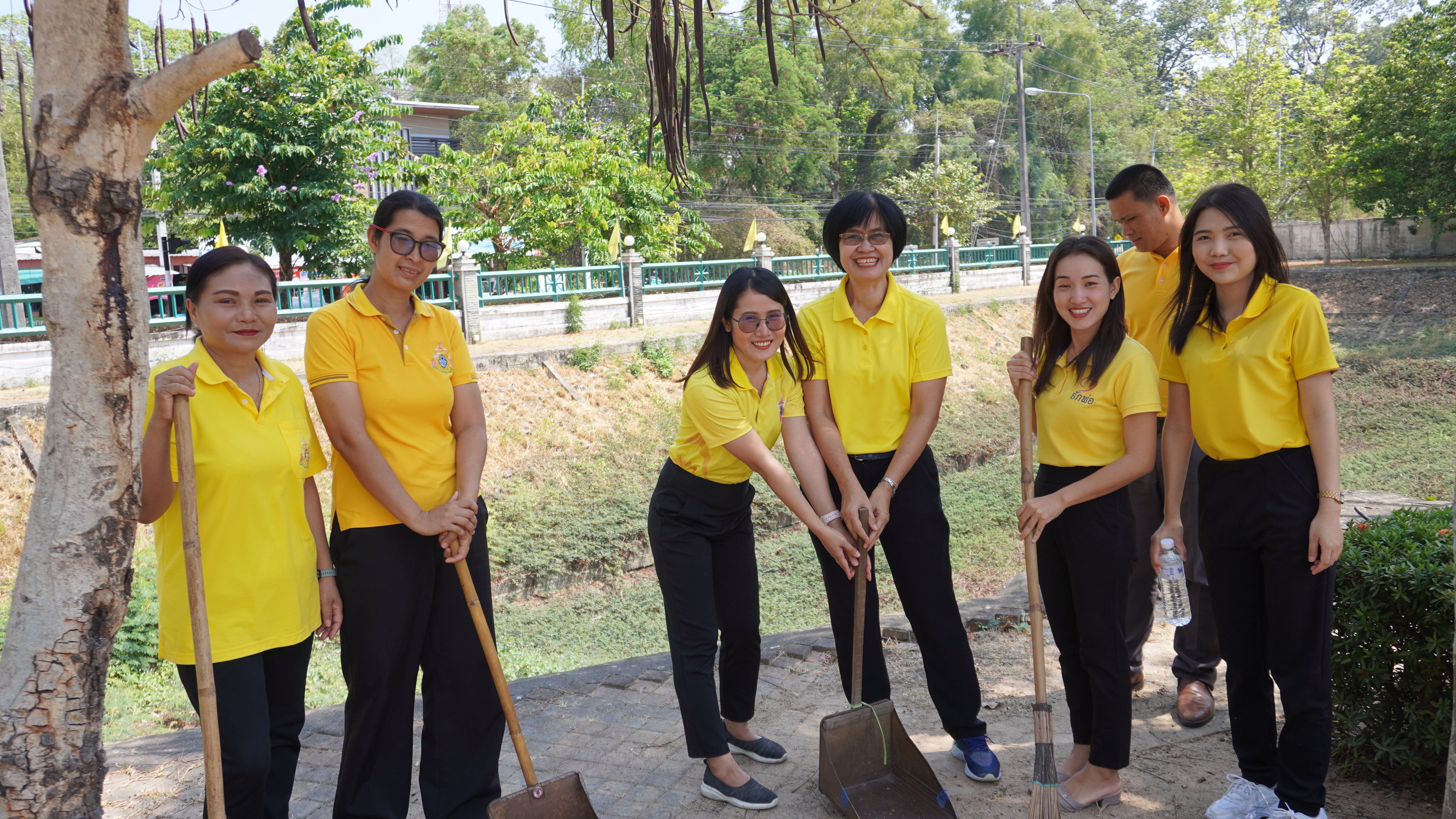 DIPROM Center7 ร่วมพิธีเปิดกิจกรรมจิตอาสา "รวมพลังชาว DIPROM 5 ส. ปรับพื้นที่ให้น่าอยู่ พร้อมรับการปฏิบัติงาน" เนื่องในวันข้าราชการพลเรือน ประจำปี 2567
