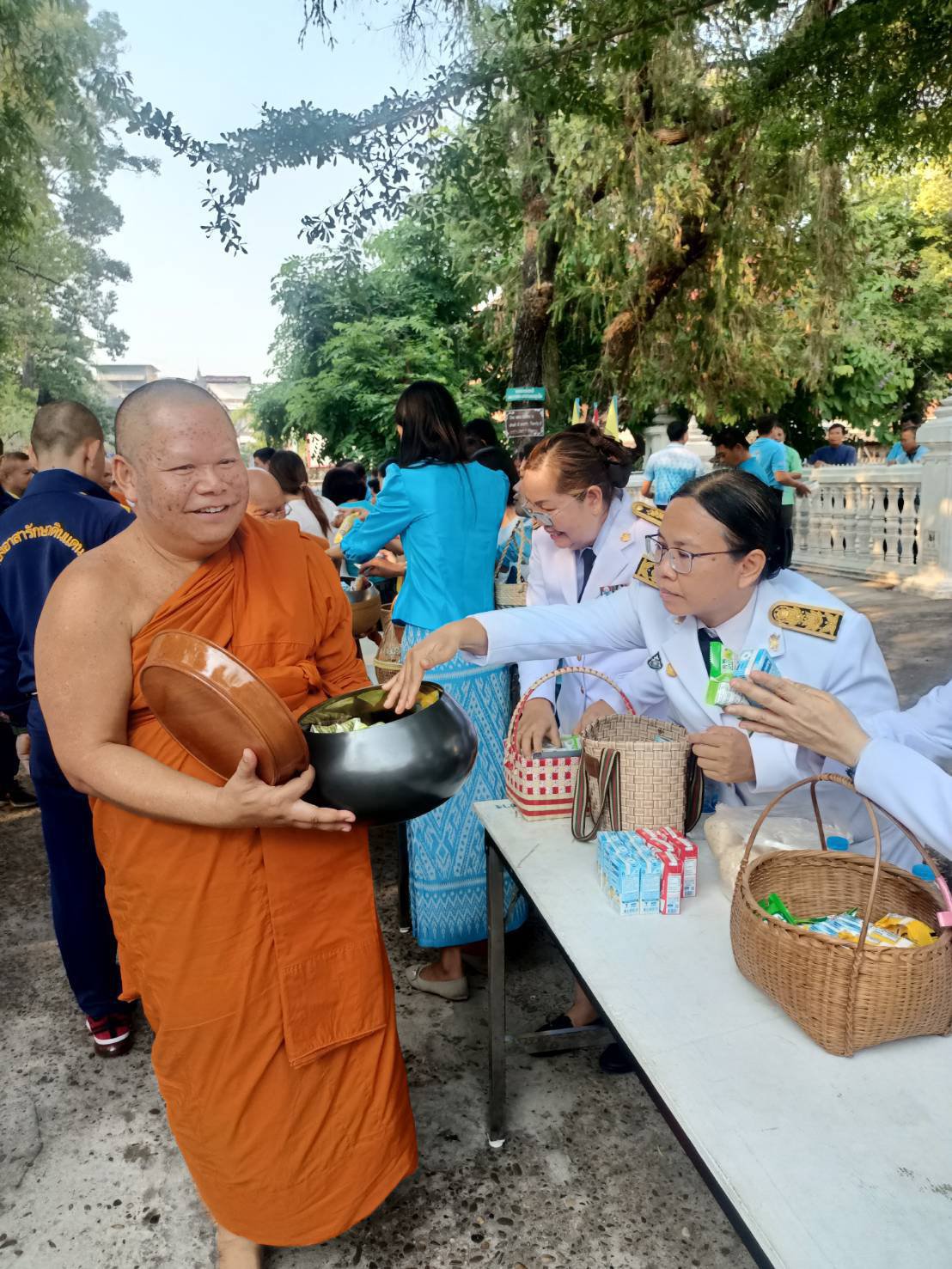 DIPROM Center 7 เข้าร่วมพิธีทำบุญตักบาตรถวายพระราชกุศลเนื่องในวันคล้ายวันประสูติสมเด็จพระเจ้าลูกยาเธอ เจ้าฟ้าทีปังกรรัศมีโชติ พร้อมทั้งลงนามถวายพระพรชัยมงคล