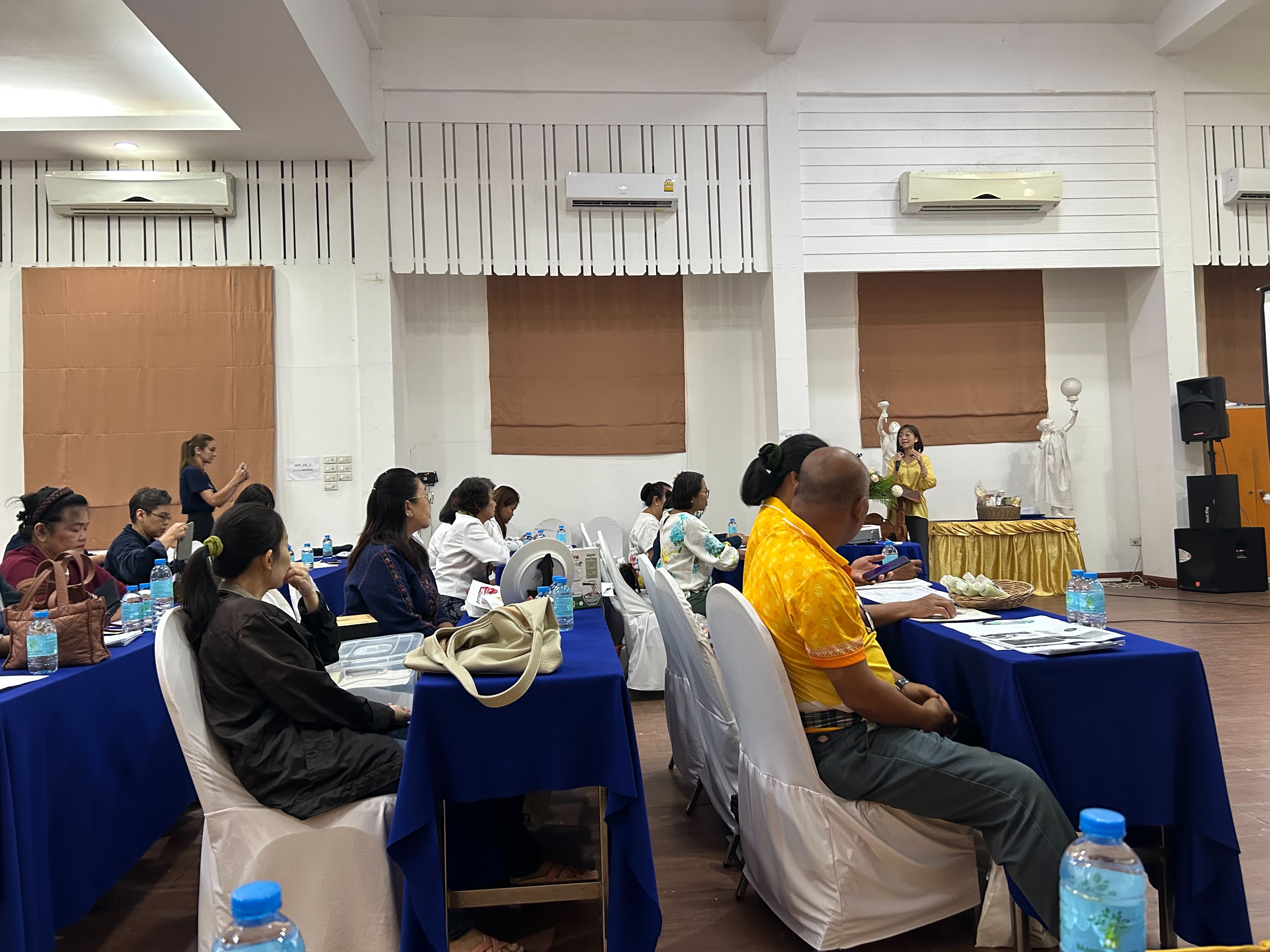  "DIPROM Center 7"  ร่วมพิจารณา แนวคิดร่างต้นแบบผลิตภัณฑ์(Draft Prototype)  พร้อมแผนธุรกิจ และ คัดเลือกต้นแบบผลิตภัณฑ์เพื่อเข้าสู่การยกระดับ กลุ่มเป้าหมาย ตามโครงการ แปรรูปสินค้าเกษตรอุตสาหกรรม  1 จังหวัด 1 ชุมชน(One Province One Agro-Industrial Community