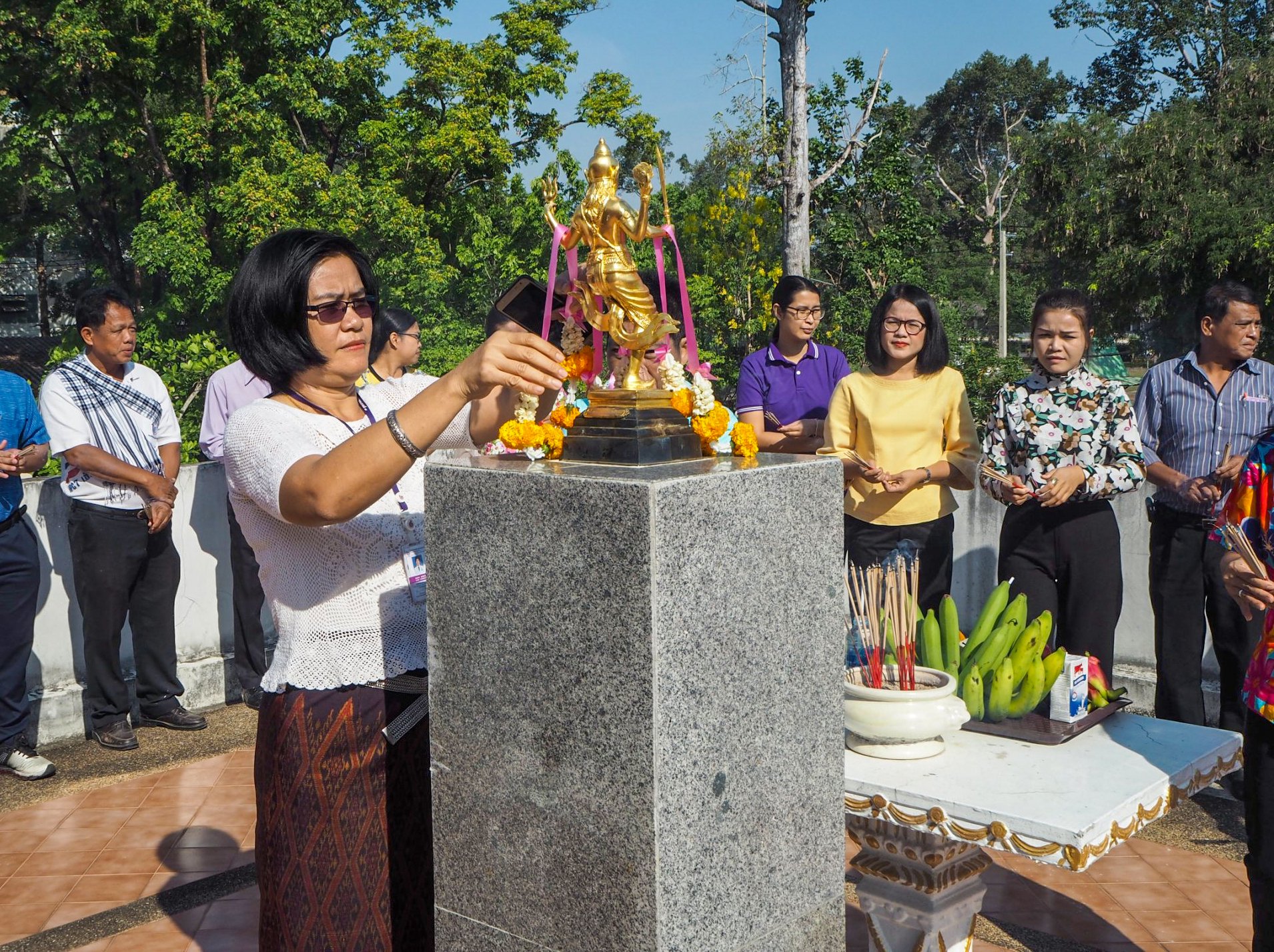 ผู้อำนวยการศูนย์ส่งเสริมอุตสาหกรรมภาคที่ 7 นางวีระวรรณ ปัณฑรสูตร นำคณะผู้บริหาร ร่วมสักการะพระนารายณ์ ฯ